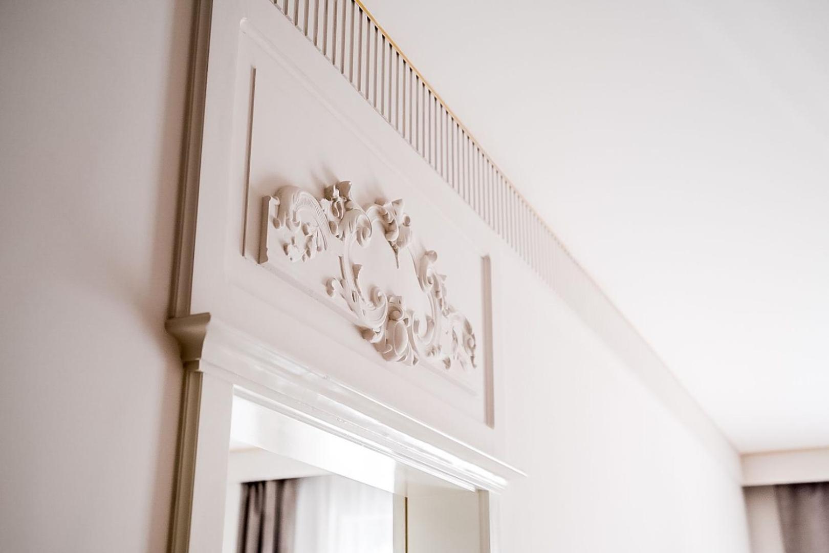 Glori Gold Apartment